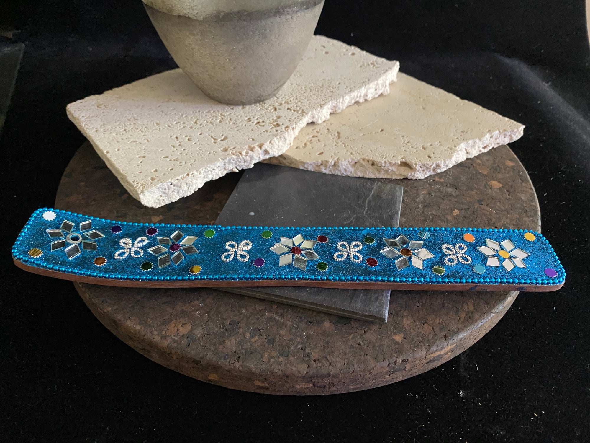 One of our all time best selling incense boats. Stand out from the crowd with six colours to choose from.  Decoration varies.  25 cm (10") in length