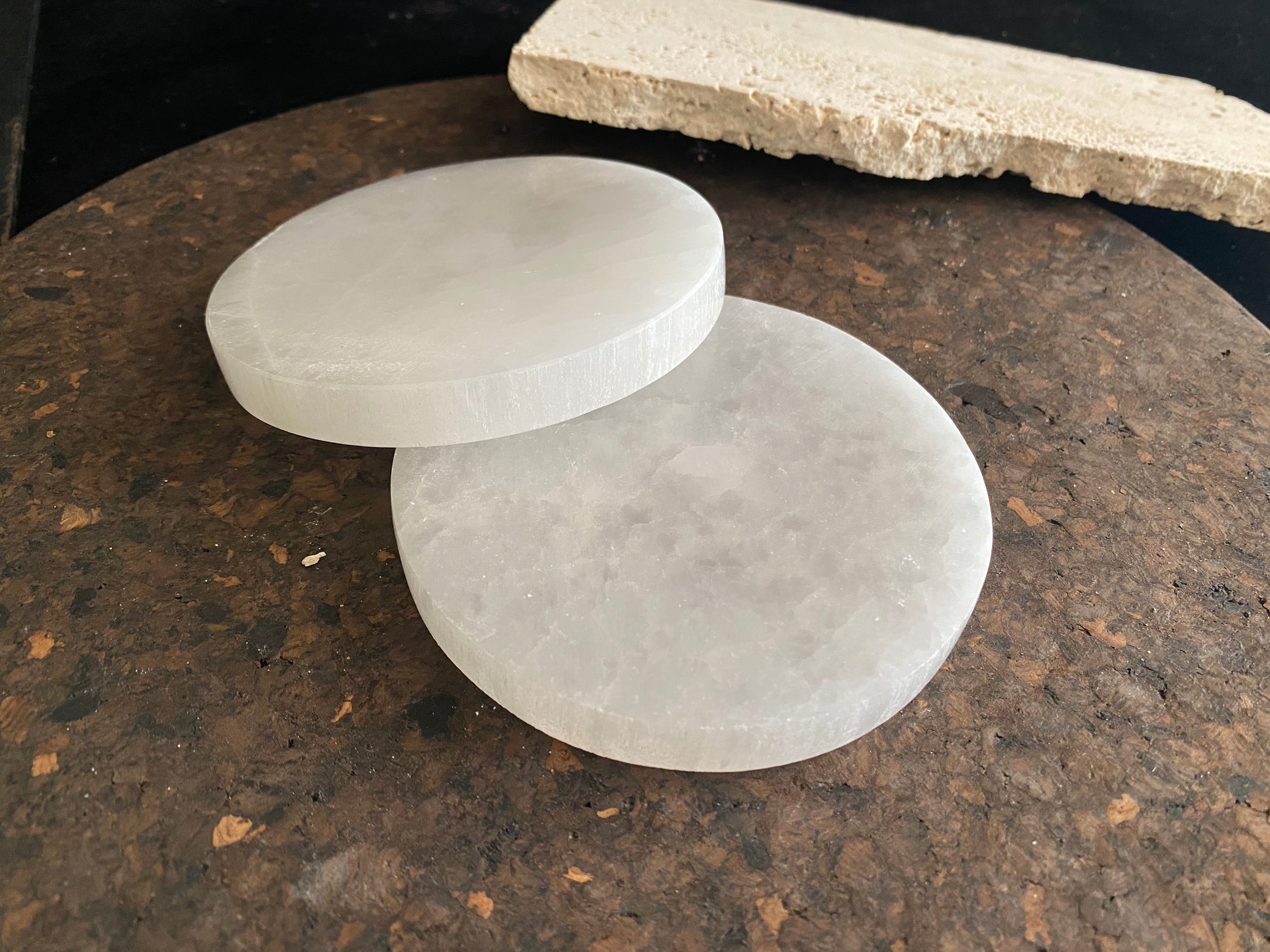 Selenite crystal charging plate or stand