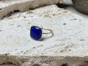 Lapis lazuli square gemstone ring set in simple sterling silver. Stone 1 x 1 cm
