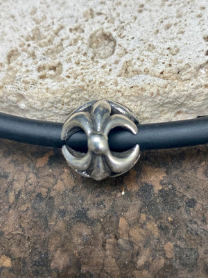 A heavy handmade bead, which can be worn on its own as a pendant or added to other beads on a bracelet or necklace. Sterling silver. Diameter 2.5 cm, hole 0.5 cm