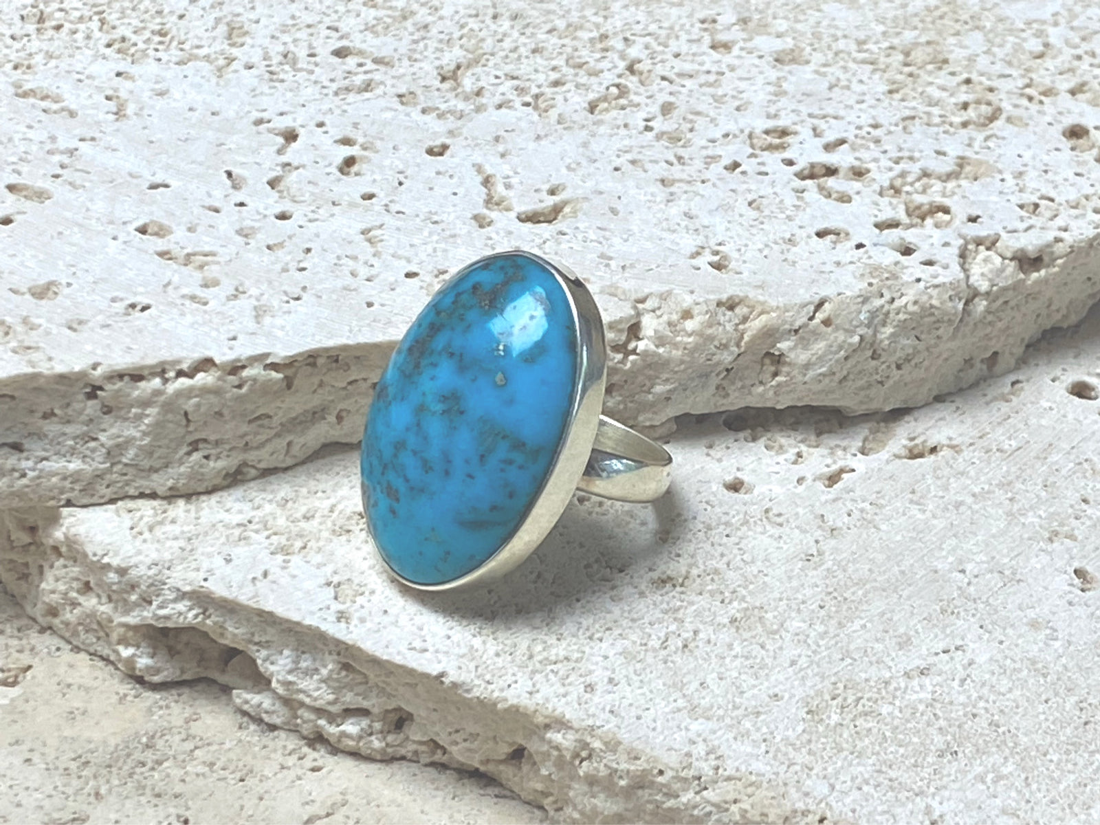 Arizona turquoise and sterling silver ring, size 8, 3cm x 2.2 cm 