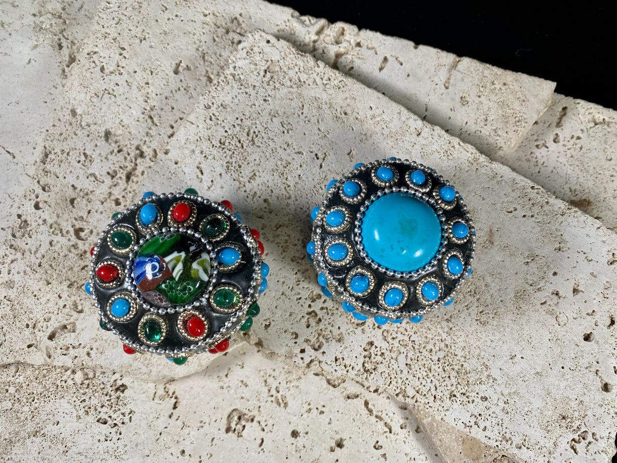 Small round trinket boxes. Aluminium and resin stone decoration. Velvet lined. Height 5 cm x 5.5 cm diameter