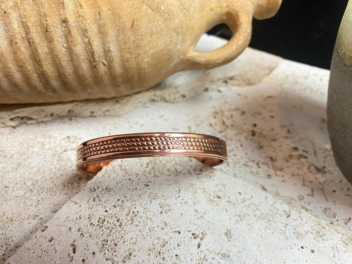 Men's cuff bracelets. in solid copper. Simple, elegant and expensive looking. These high quality, handmade bracelet cuffs come in several beautiful designs