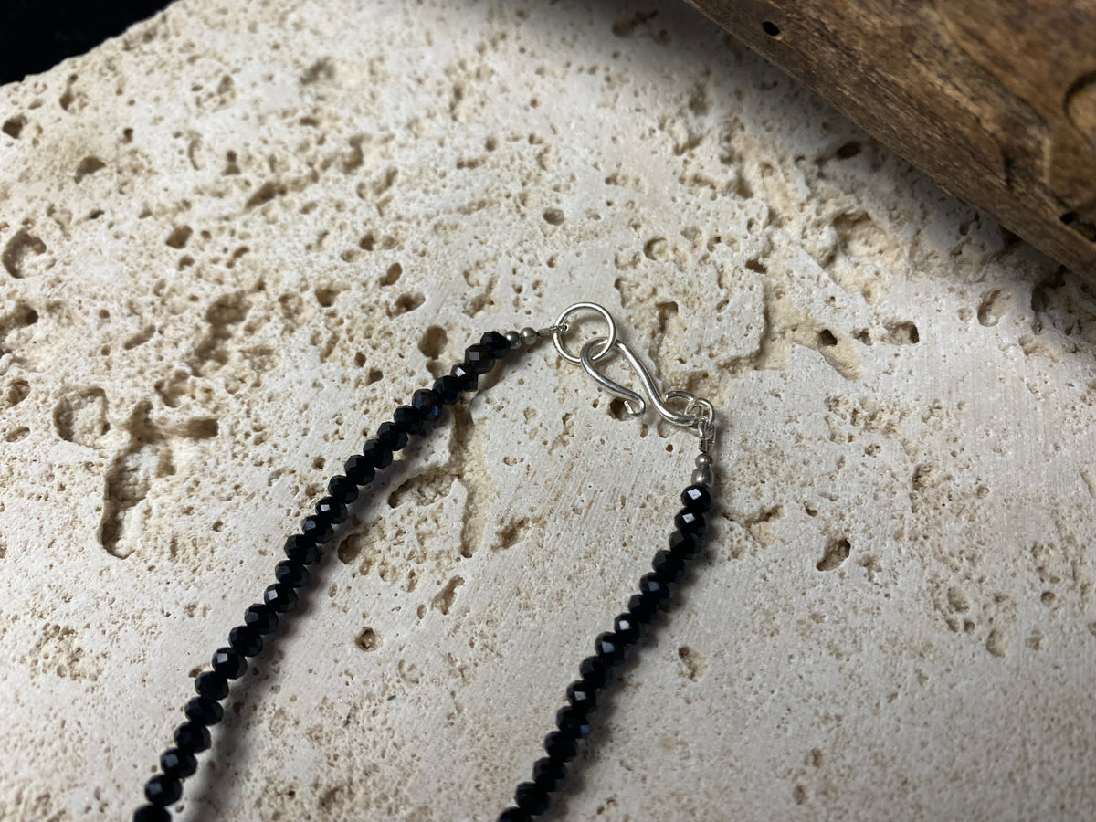 Black spinel and silver necklace 44 cm length