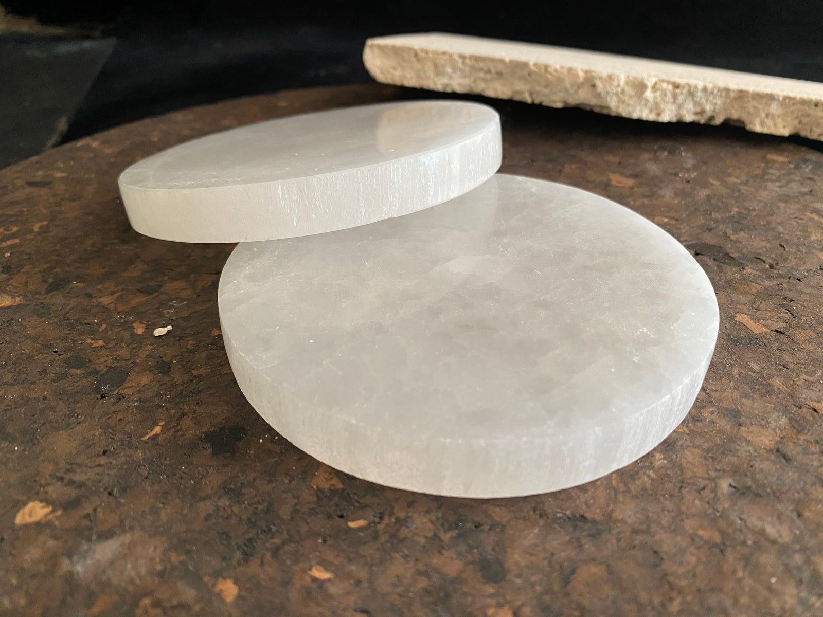 Selenite crystal charging plate or stand