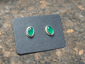 Emerald silver ear studs